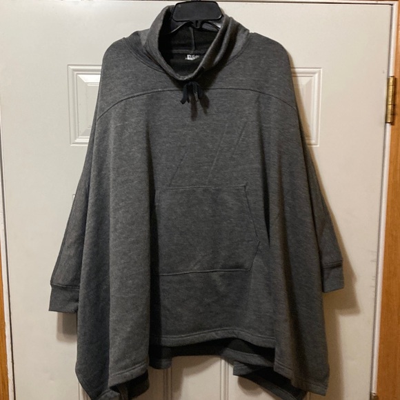Felina Sweaters - Felina Gray Poncho OS